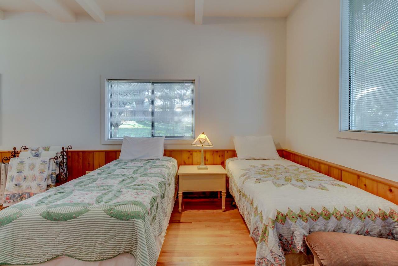 Lopez Island Hunter Bay Waterfront Home ภายนอก รูปภาพ