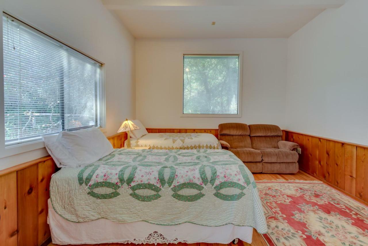 Lopez Island Hunter Bay Waterfront Home ภายนอก รูปภาพ